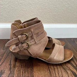 Miz Mooz NYC Tan/Beige Leather Cyrus Double Buckle Sandals Size 37 US 6.5-7 $129